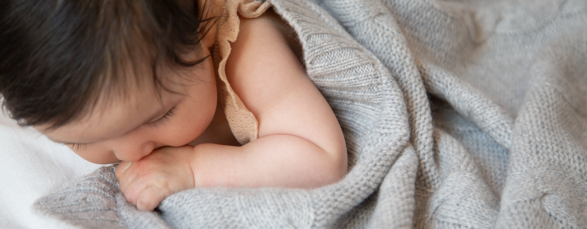 Babykleidung aus Kaschmir