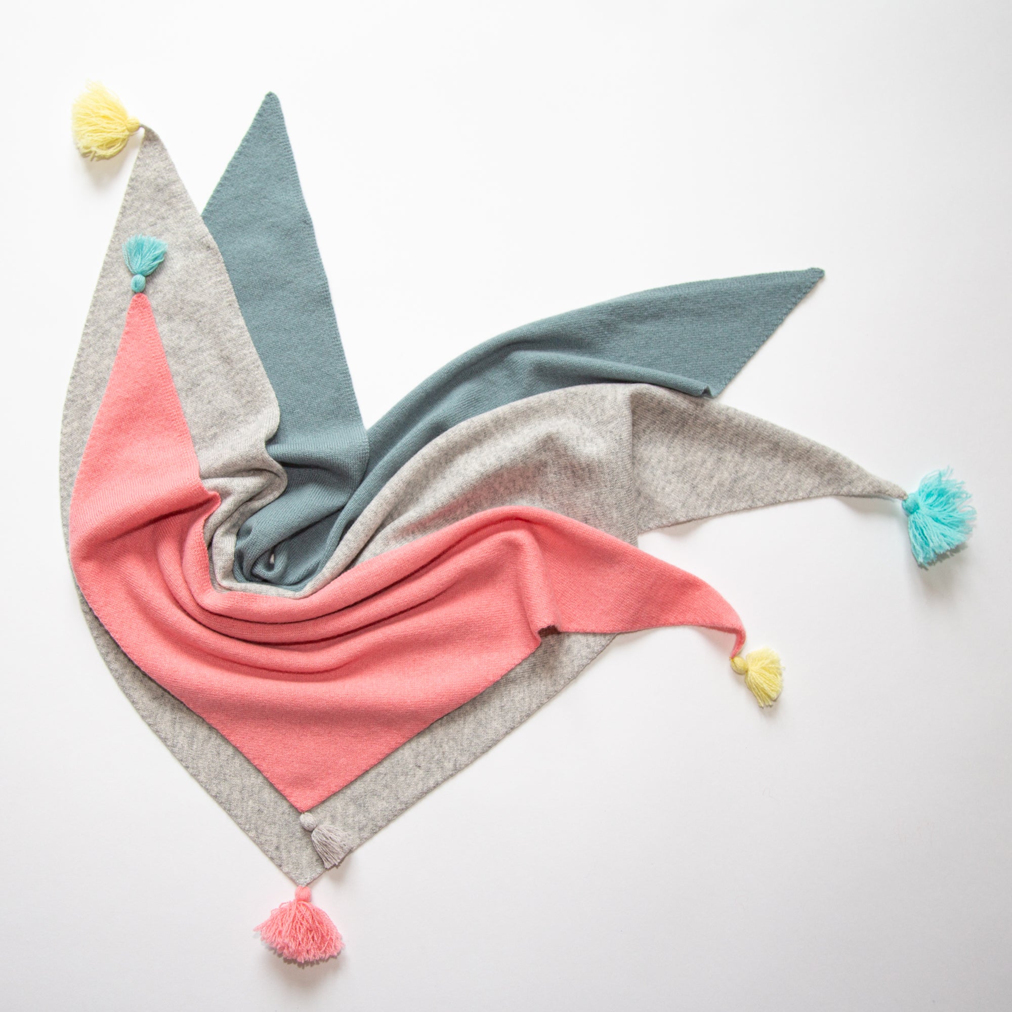 CLEO triangular scarf