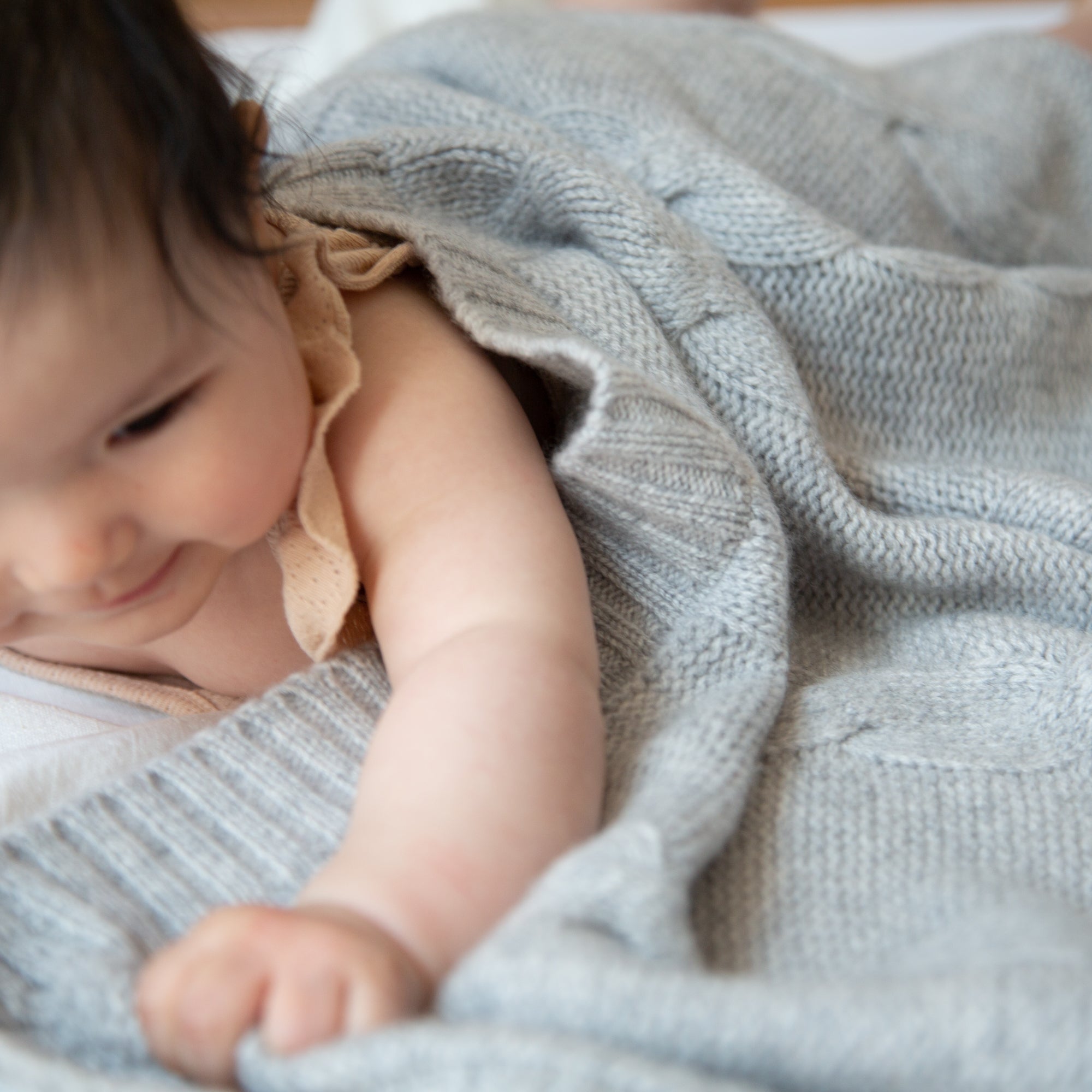 Kaschmir-Babydecke JULES mit Zopfmuster