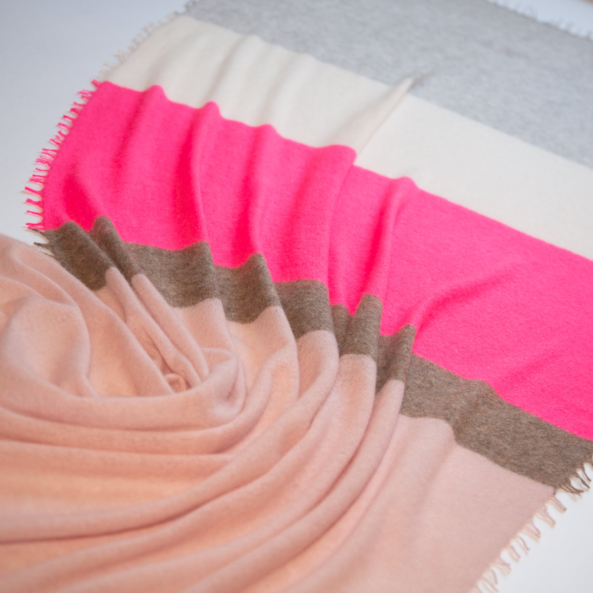 Schal CAMILLE mit Colourblock