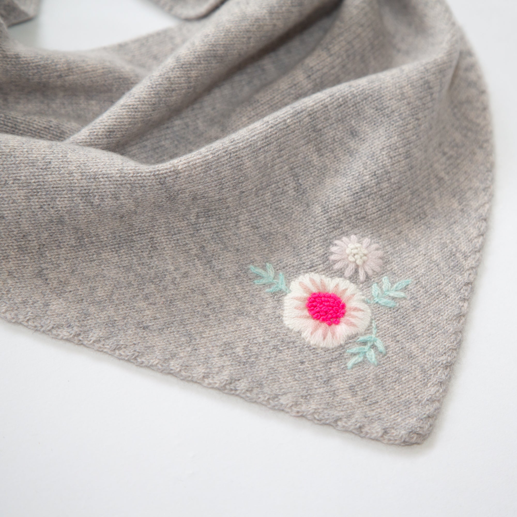 FLOWER triangular scarf