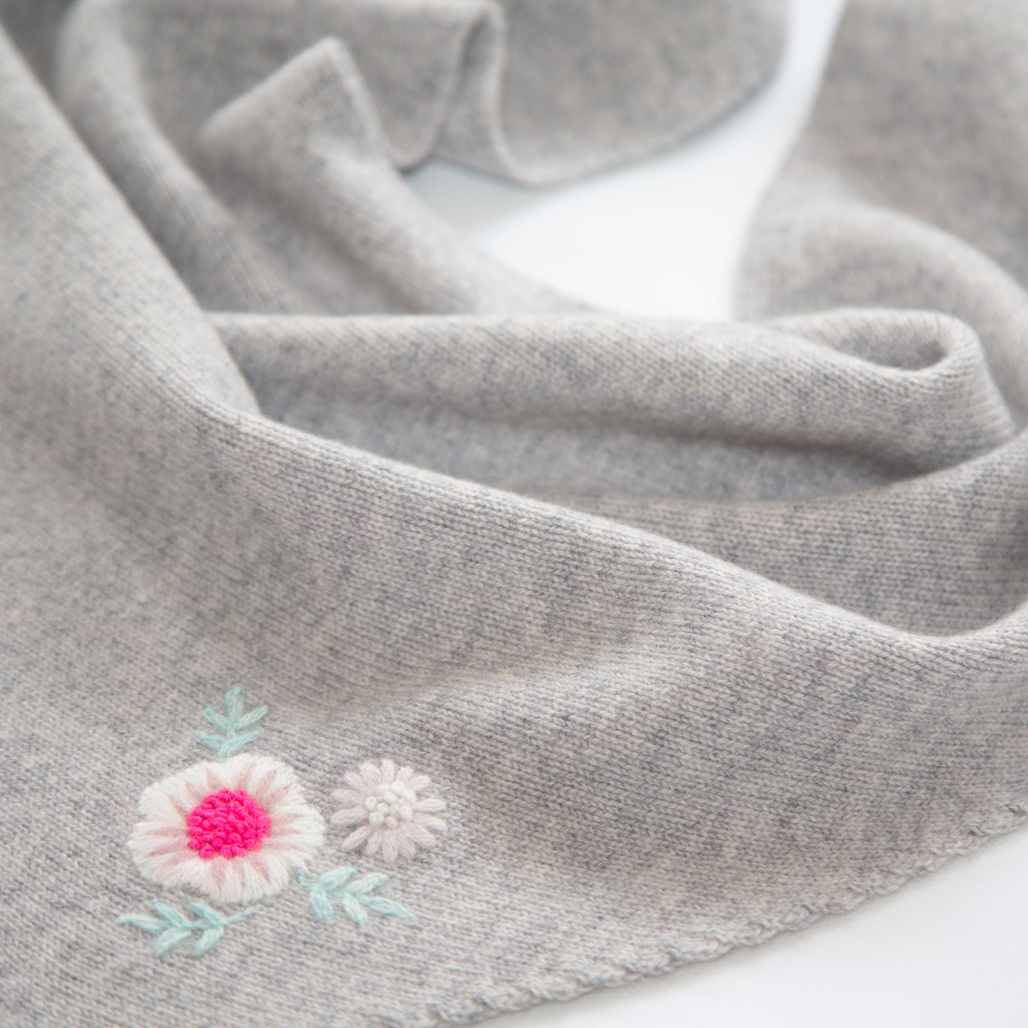 FLOWER triangular scarf