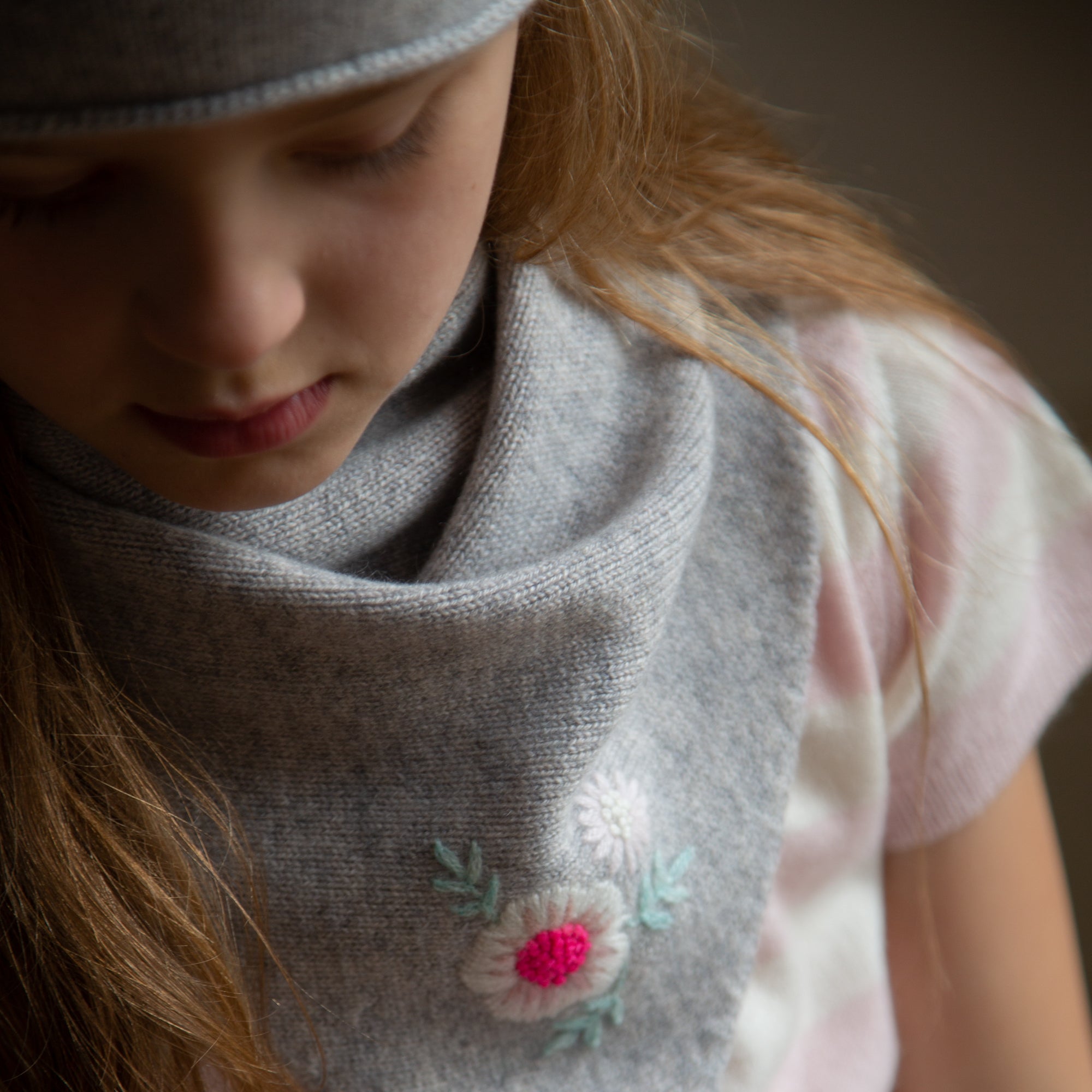 FLOWER triangular scarf