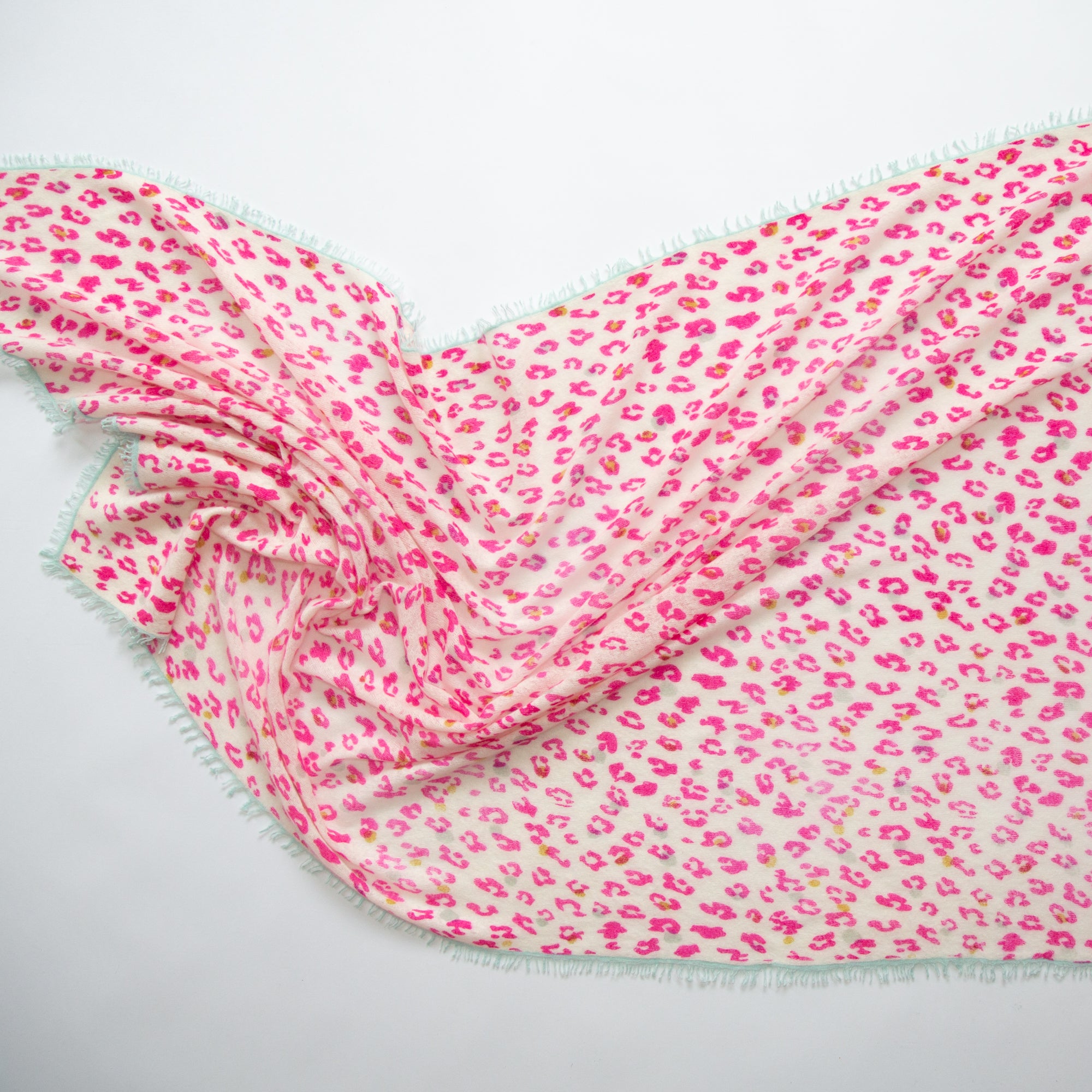 CAMILLE scarf with leopard print