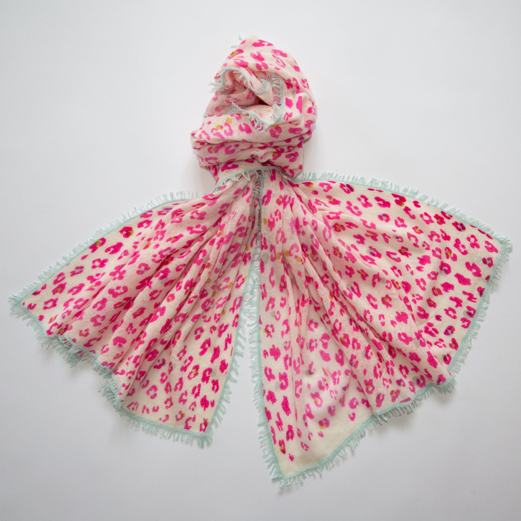 CAMILLE scarf with leopard print