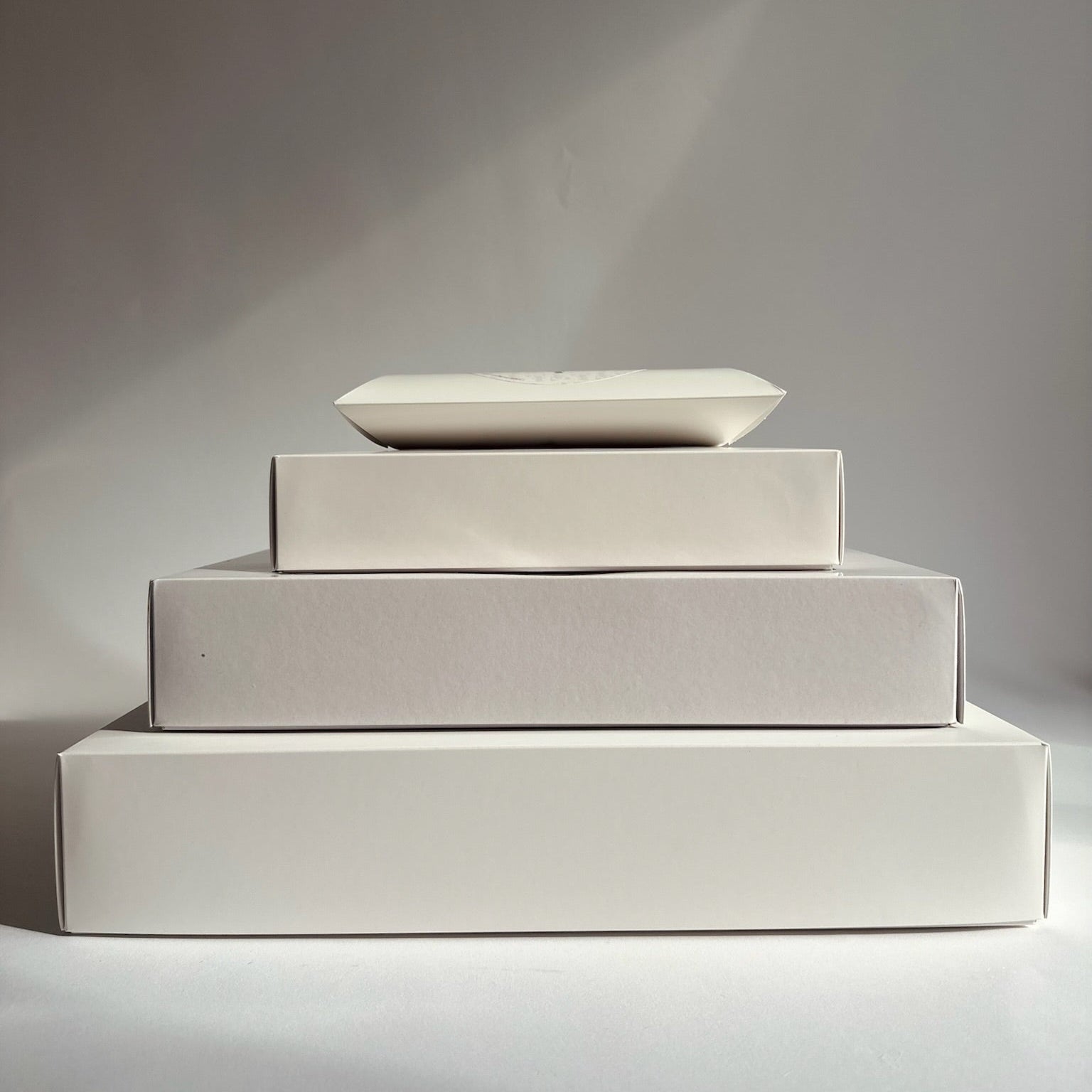 Premium Geschenkschachtel mit Klarsichtfenster