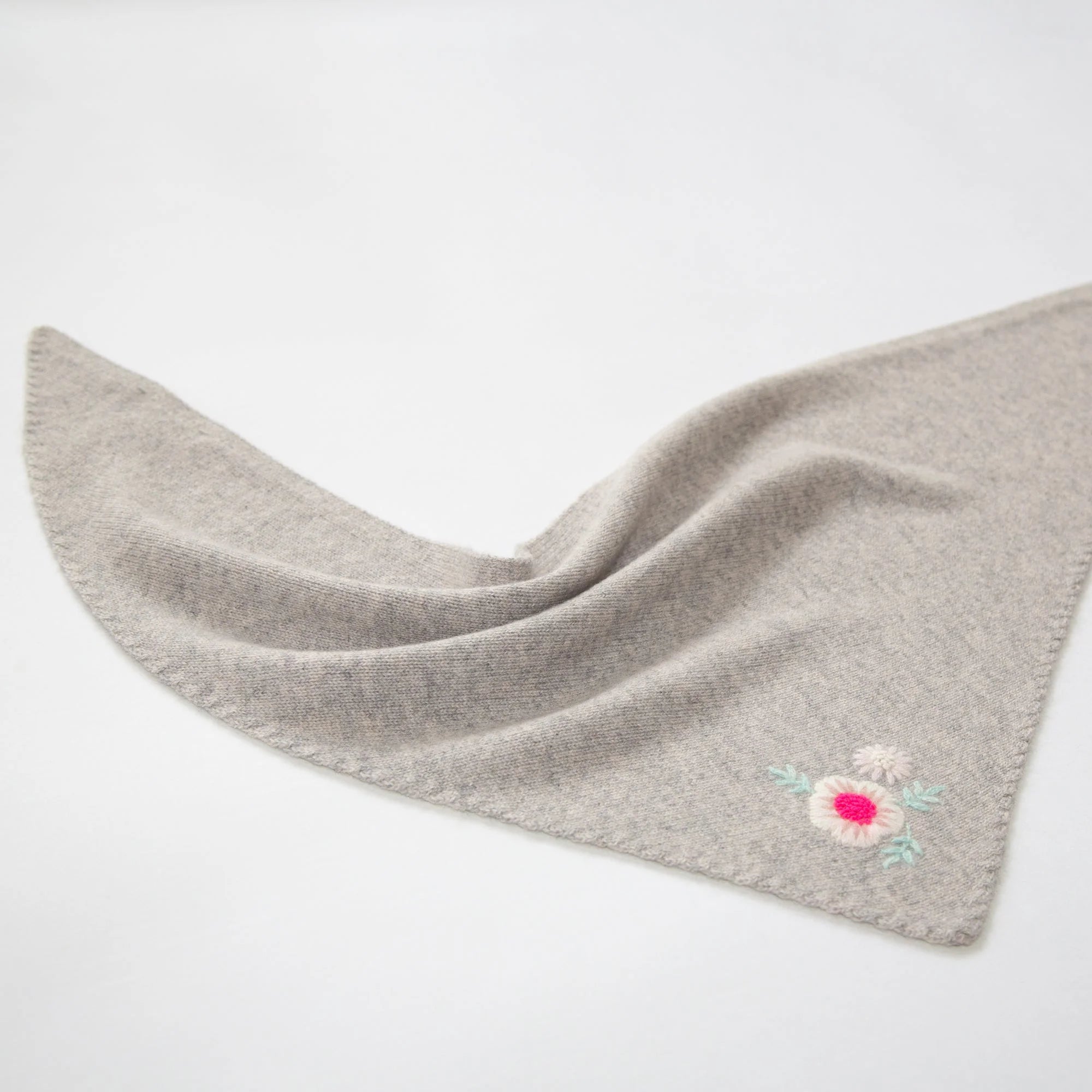 FLOWER triangular scarf