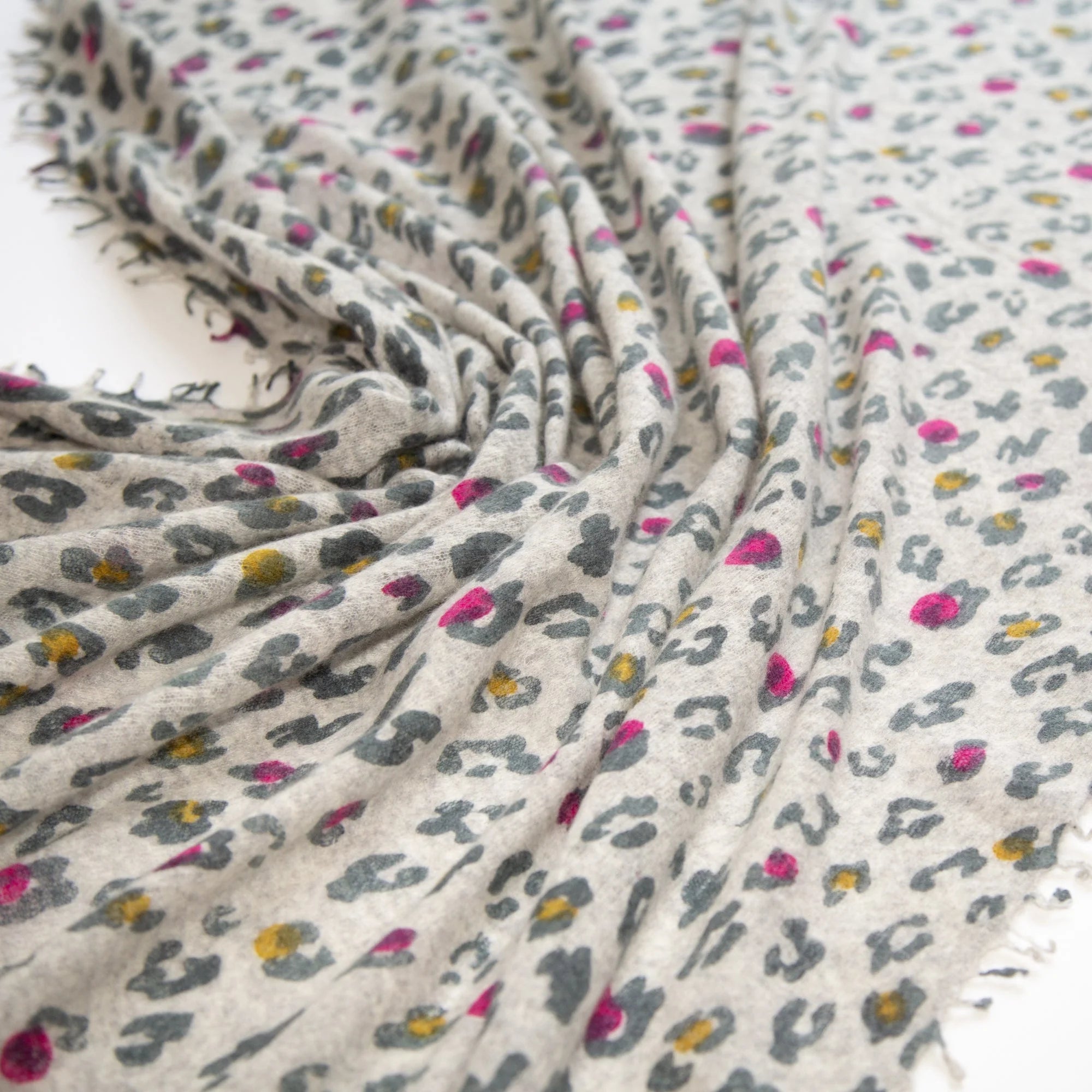 CAMILLE scarf with leopard print