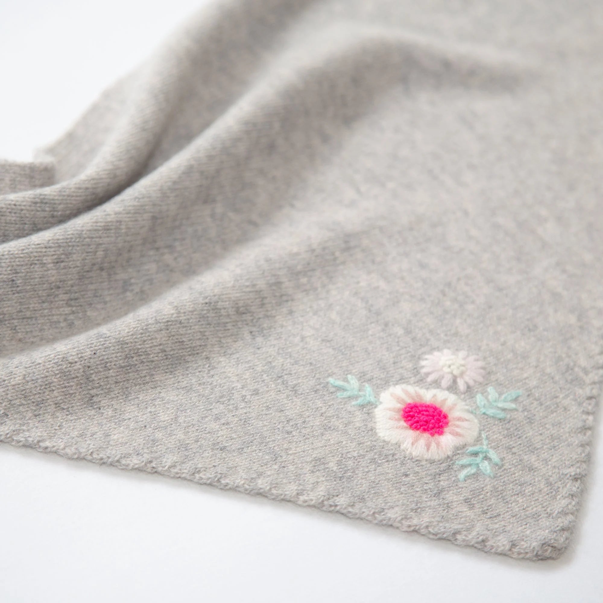 FLOWER triangular scarf