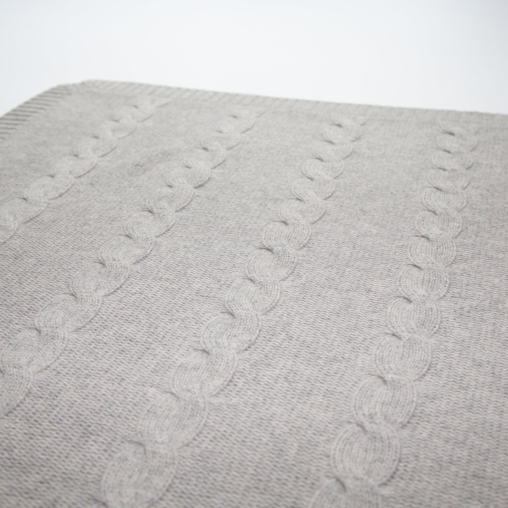 Babydecke JULES mit Zopfmuster