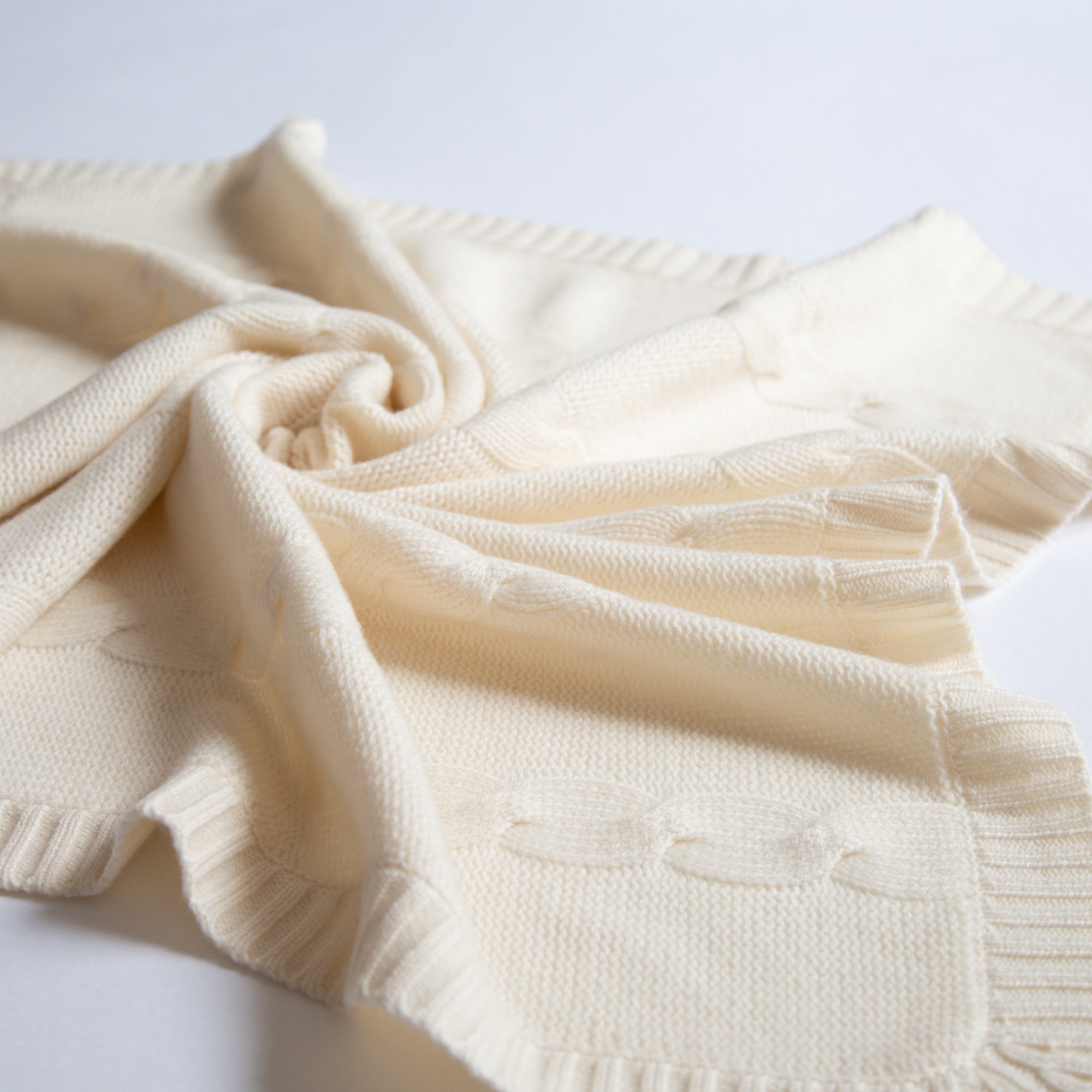 Babydecke JULES mit Zopfmuster