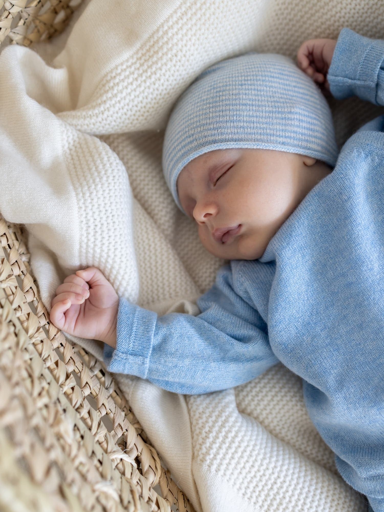 Kaschmir von Anfang an – unsere Neugeborenen-Mützen 🤍🍼👶