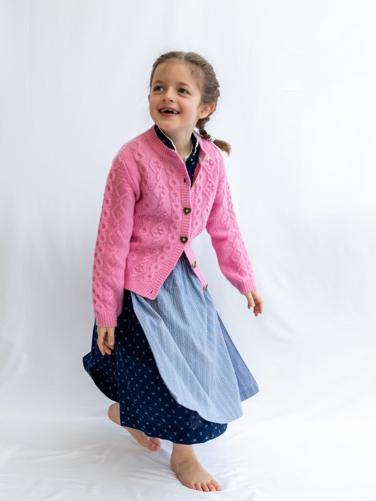 Kaschmir trifft Tracht 🥨 – unsere Cardigans für besondere Momente