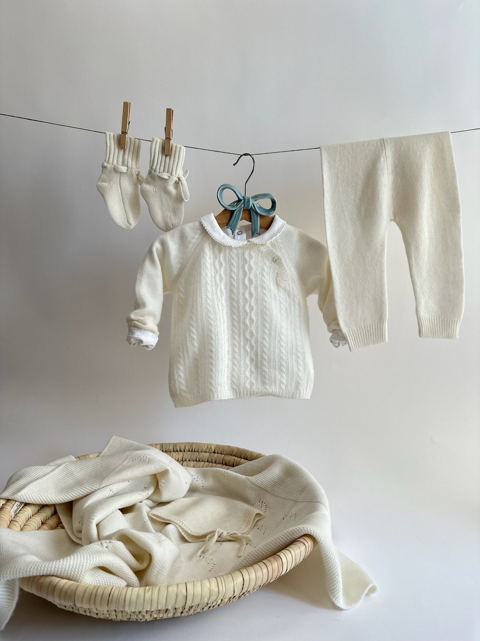 Festliche Eleganz - schöne Baby Taufkleidung für einen besonderen Tag 🤍🕊️🎀