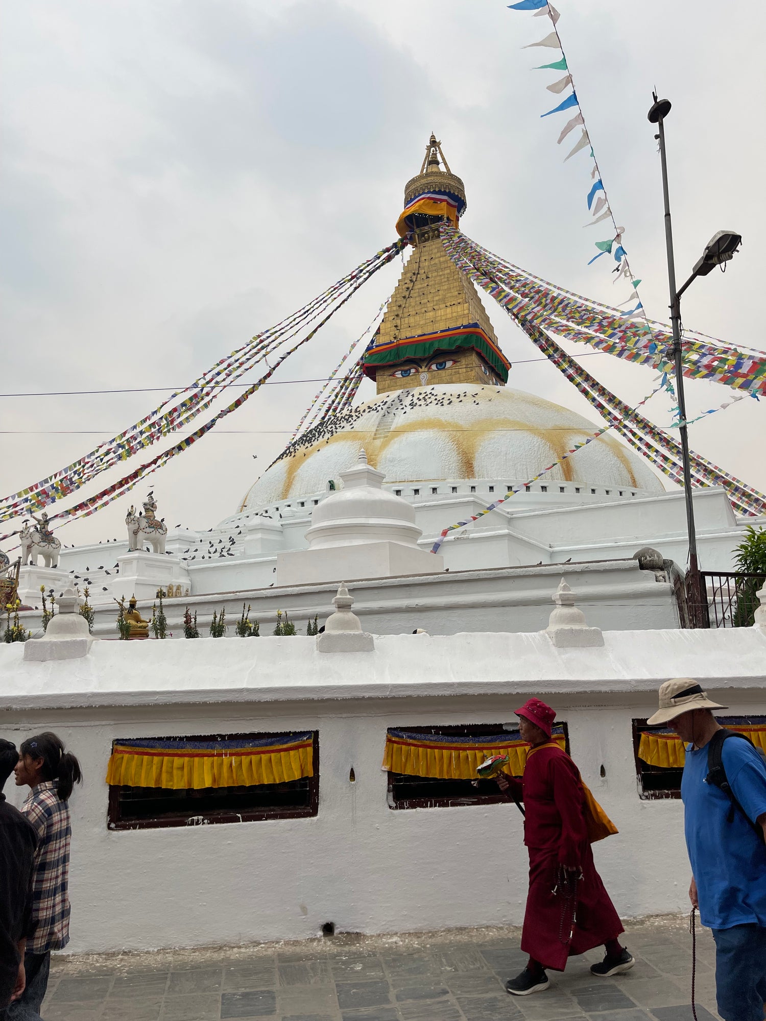 Zwischen Boudha Stupa und ...