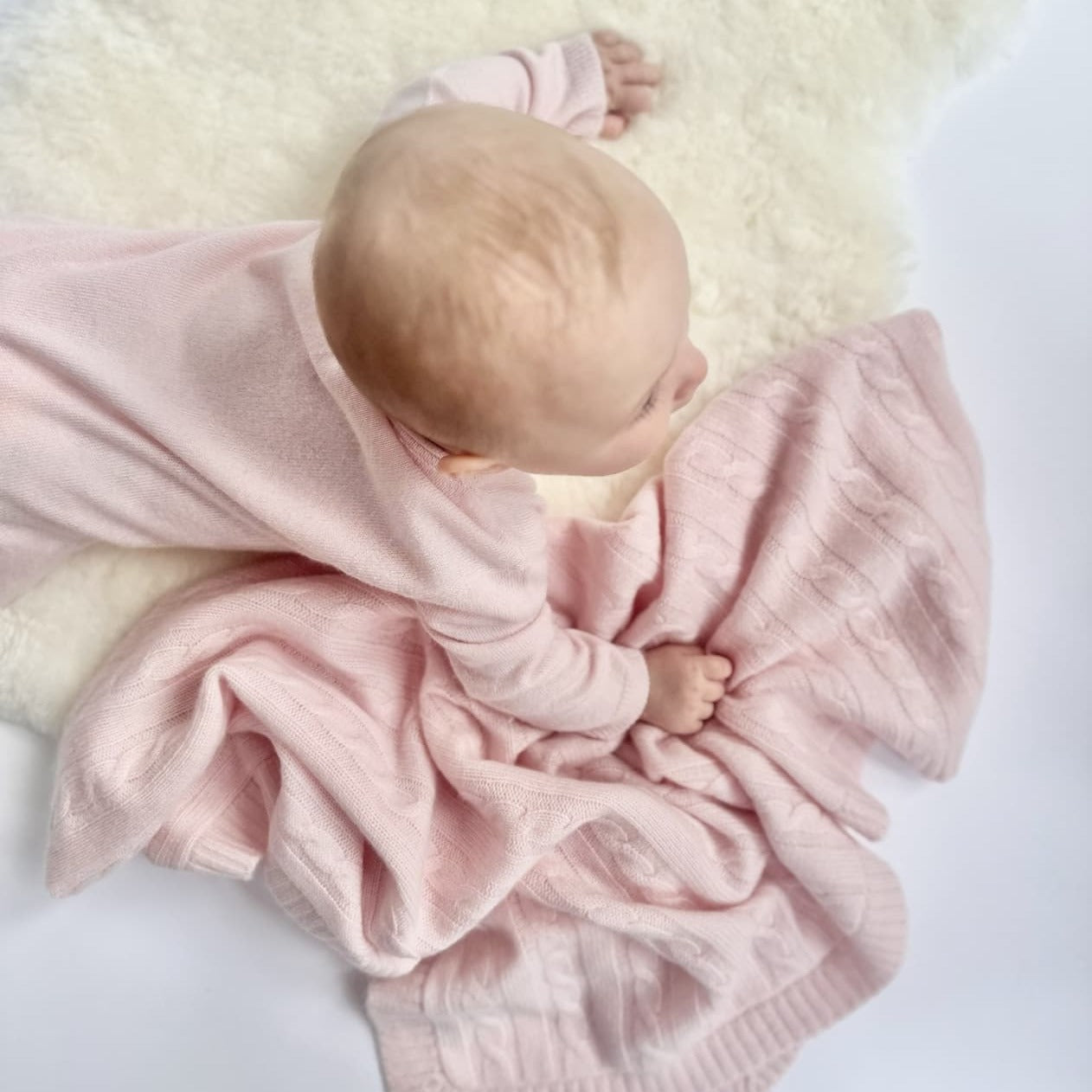 Zarte Klassiker neu entdeckt – Kaschmirdecken für kleine Lieblingsmenschen 👶🧶
