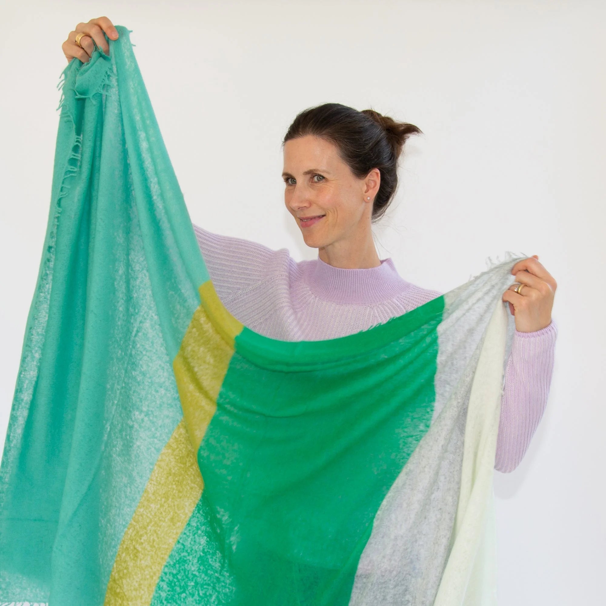 CAMILLE scarf with color block