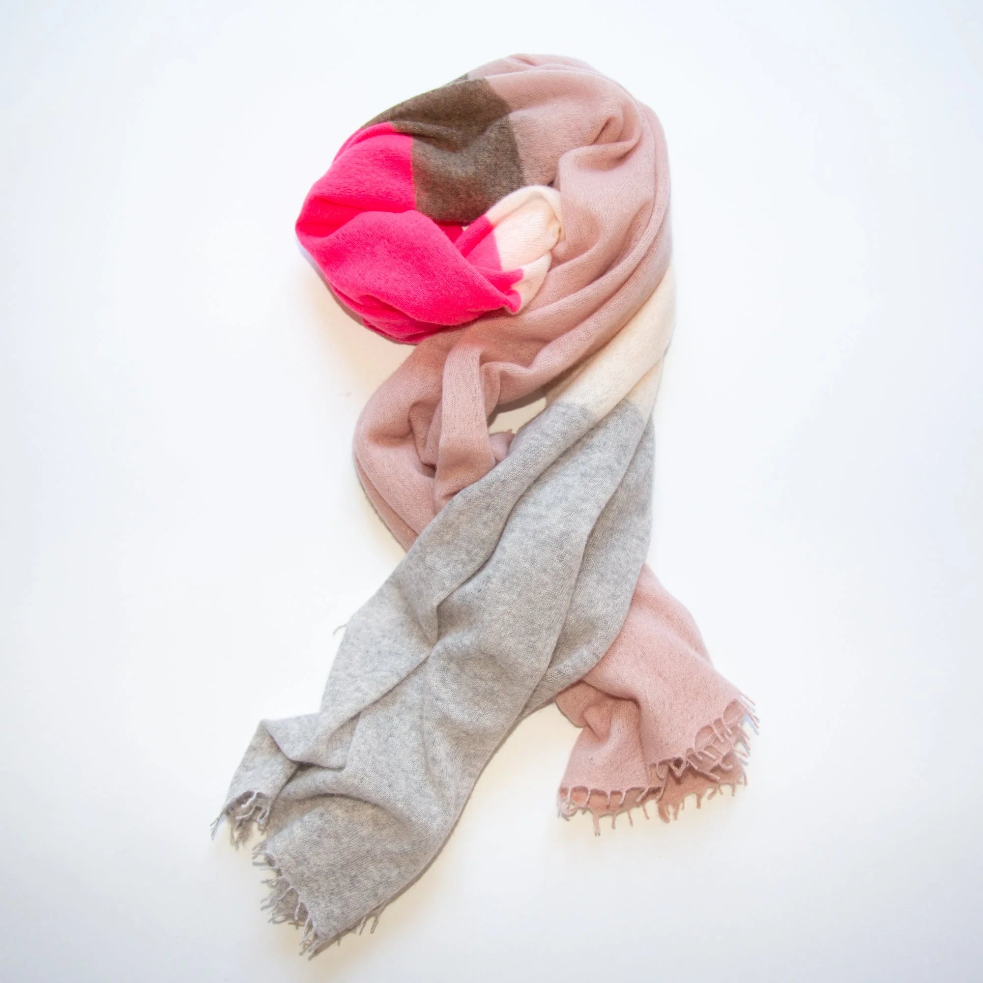 CAMILLE scarf with color block